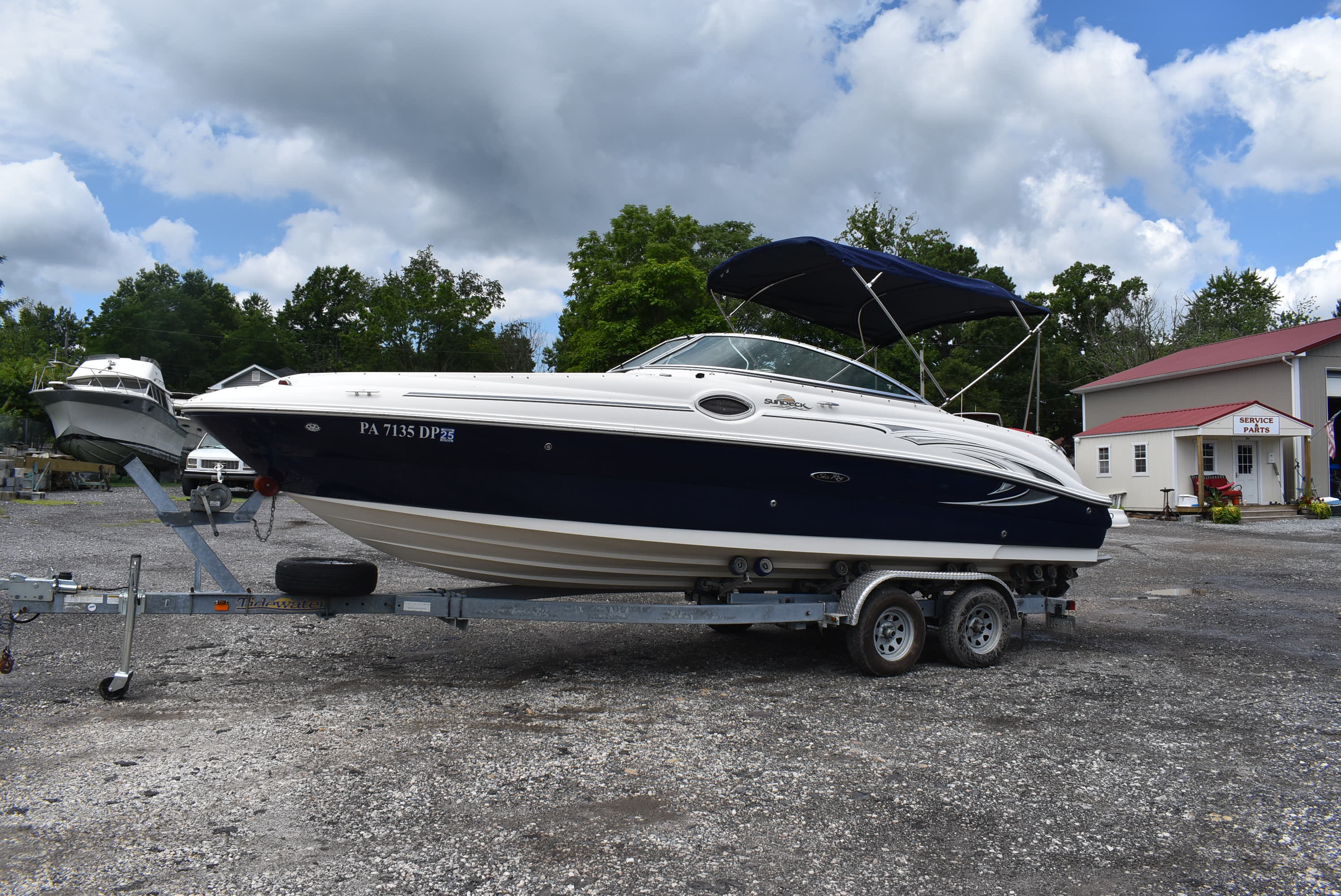 Photo of 2005 Sea Ray 240 Sundeck