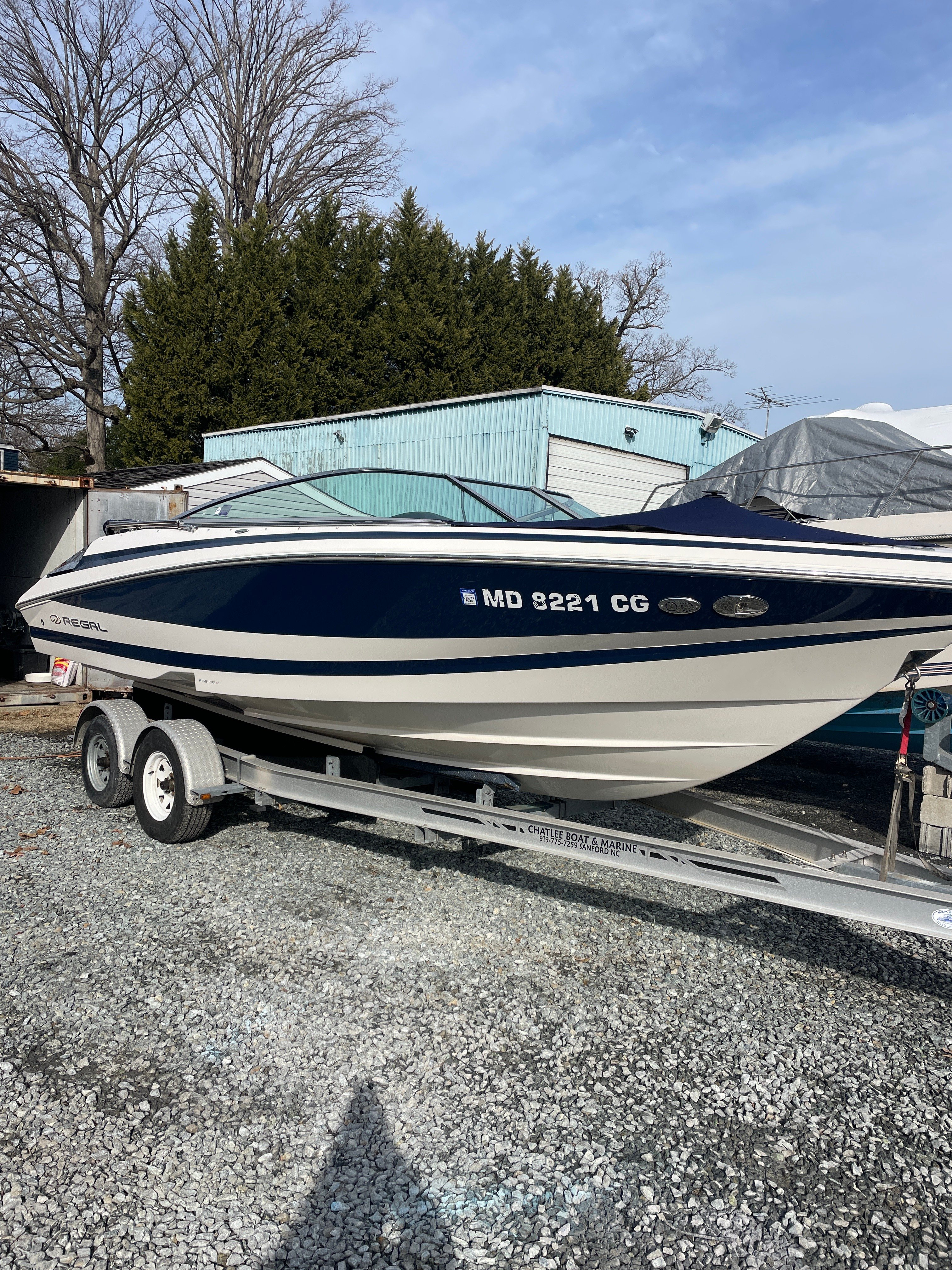 Photo of 2004 Regal 2200 LSR