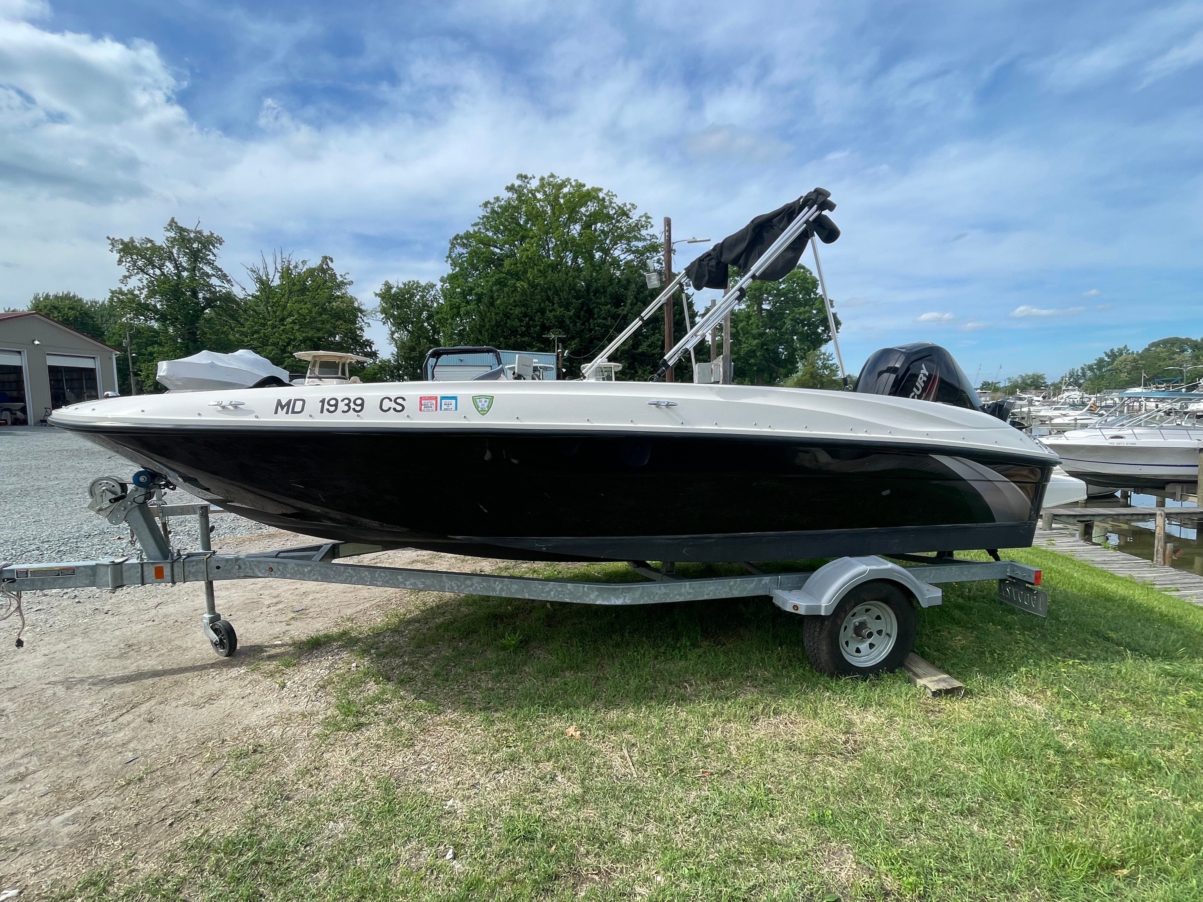 Photo of 2016 Bayliner E18