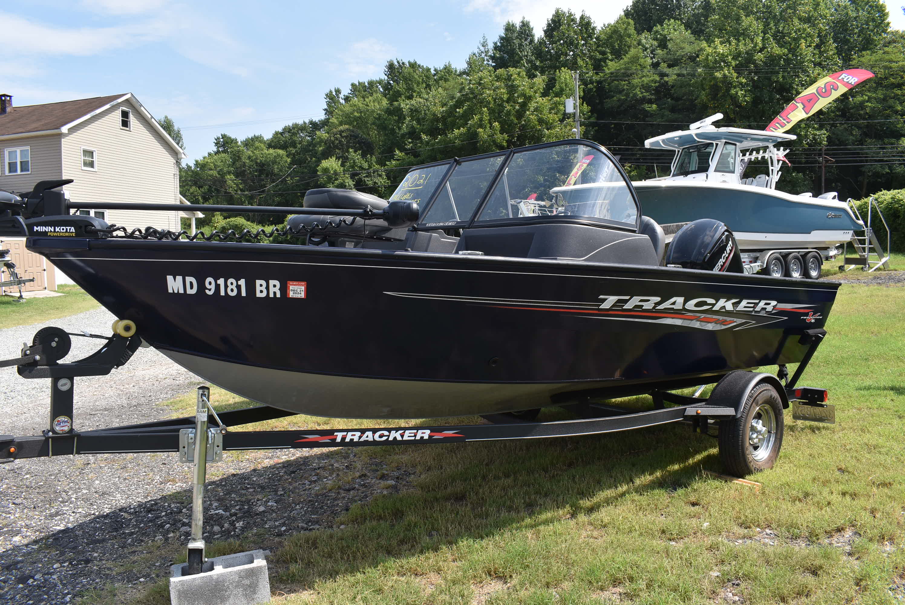 Photo of 2021 Tracker Pro Guide V-16